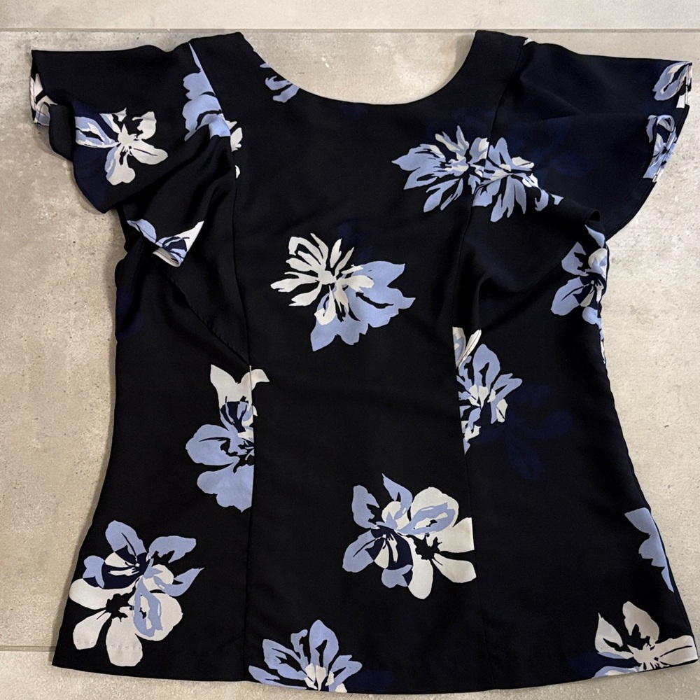 Banana Republic Flutter Sleeve Floral Blouse